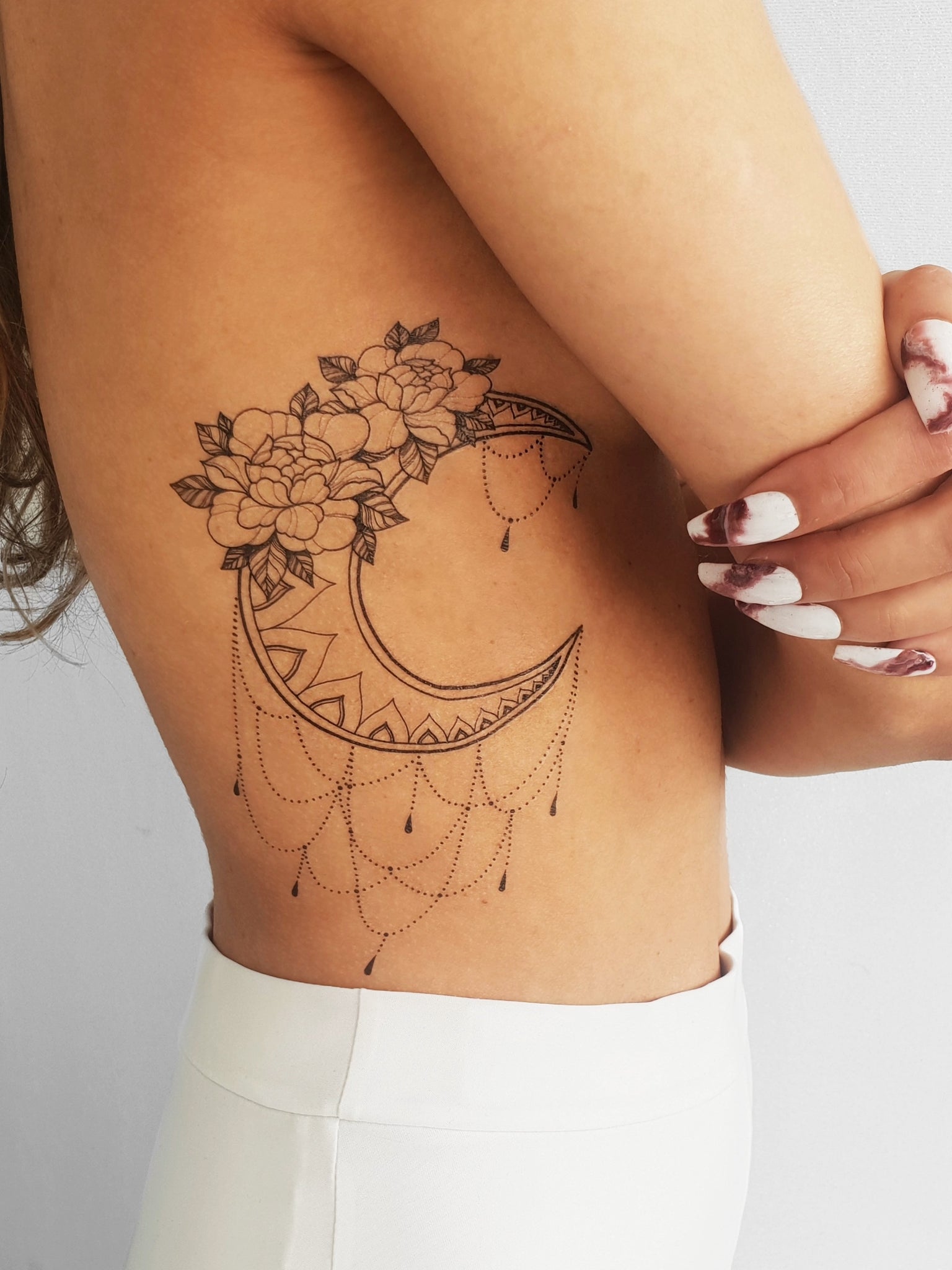 Modern tattoo of sleeping sun and crescent moon design Stock Vector Image &  Art - Alamy